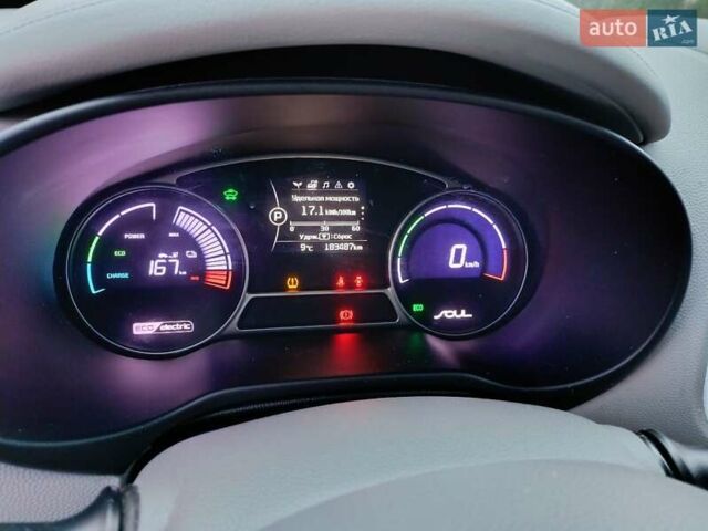 Сірий Кіа Soul EV, об'ємом двигуна 0 л та пробігом 180 тис. км за 9000 $, фото 14 на Automoto.ua