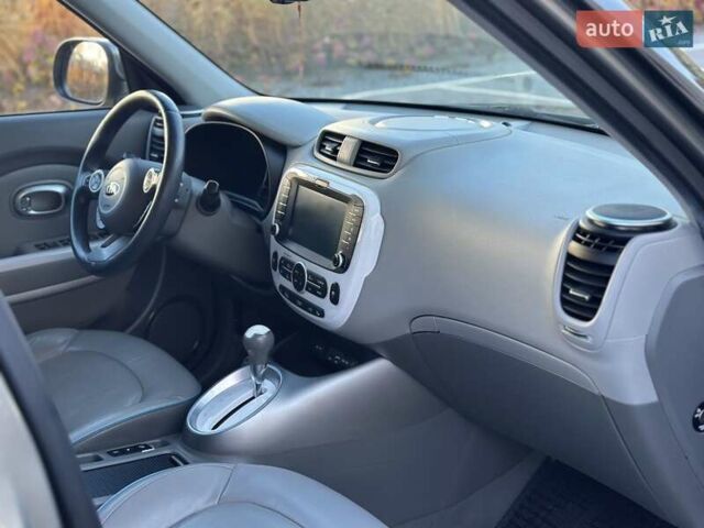 Серый Киа Soul EV, объемом двигателя 0 л и пробегом 160 тыс. км за 9699 $, фото 15 на Automoto.ua