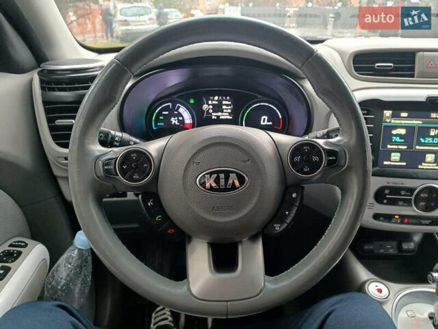 Сірий Кіа Soul EV, об'ємом двигуна 0 л та пробігом 142 тис. км за 6900 $, фото 44 на Automoto.ua
