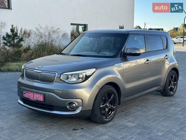 Серый Киа Soul EV, объемом двигателя 0 л и пробегом 160 тыс. км за 9699 $, фото 4 на Automoto.ua