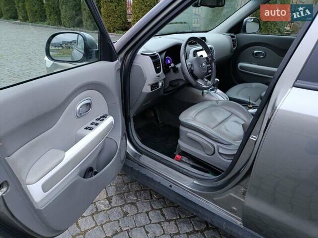 Сірий Кіа Soul EV, об'ємом двигуна 0 л та пробігом 180 тис. км за 9000 $, фото 17 на Automoto.ua