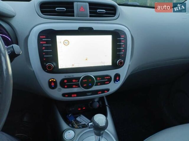 Сірий Кіа Soul EV, об'ємом двигуна 0 л та пробігом 180 тис. км за 9000 $, фото 15 на Automoto.ua