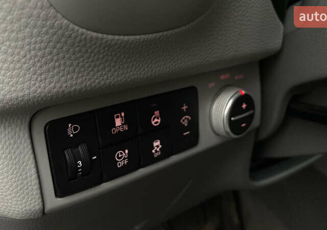 Сірий Кіа Soul EV, об'ємом двигуна 0 л та пробігом 126 тис. км за 5499 $, фото 25 на Automoto.ua