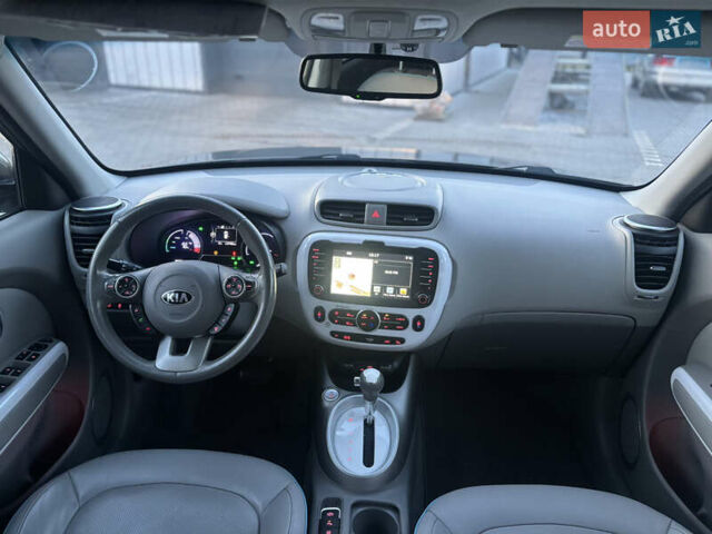 Серый Киа Soul EV, объемом двигателя 0 л и пробегом 117 тыс. км за 6750 $, фото 42 на Automoto.ua