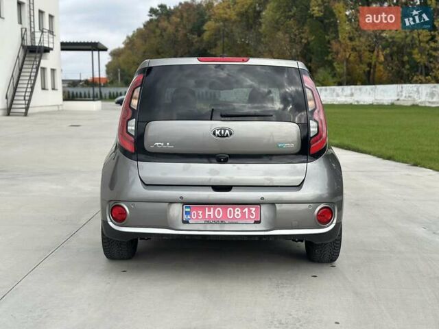 Серый Киа Soul EV, объемом двигателя 0 л и пробегом 165 тыс. км за 8899 $, фото 6 на Automoto.ua
