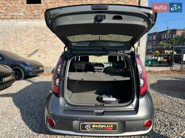 Кіа Soul EV 2015 у Коломые на Automoto.ua Сірий Кіа Soul EV, об'ємом двигуна 0 л та пробігом 152 тис. км за 6499 $, фото 12 на Automoto.ua
