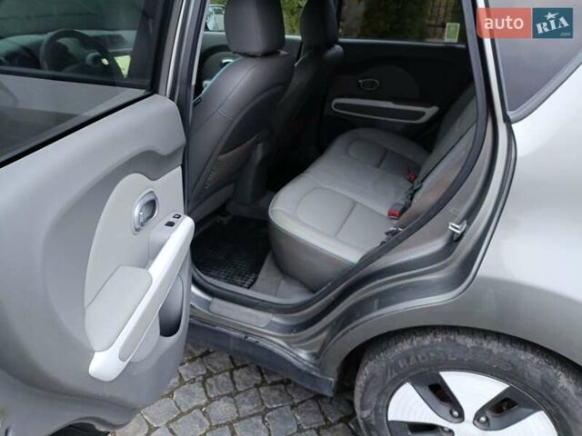 Сірий Кіа Soul EV, об'ємом двигуна 0 л та пробігом 180 тис. км за 9000 $, фото 19 на Automoto.ua