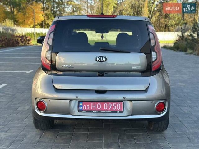 Серый Киа Soul EV, объемом двигателя 0 л и пробегом 160 тыс. км за 9699 $, фото 2 на Automoto.ua