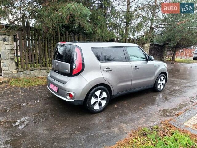 Сірий Кіа Soul EV, об'ємом двигуна 0 л та пробігом 142 тис. км за 6900 $, фото 7 на Automoto.ua