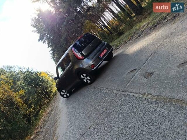 Кіа Soul EV 2015 у Остоге на Automoto.ua Сірий Кіа Soul EV, об'ємом двигуна 0 л та пробігом 98 тис. км за 7700 $, фото 3 на Automoto.ua