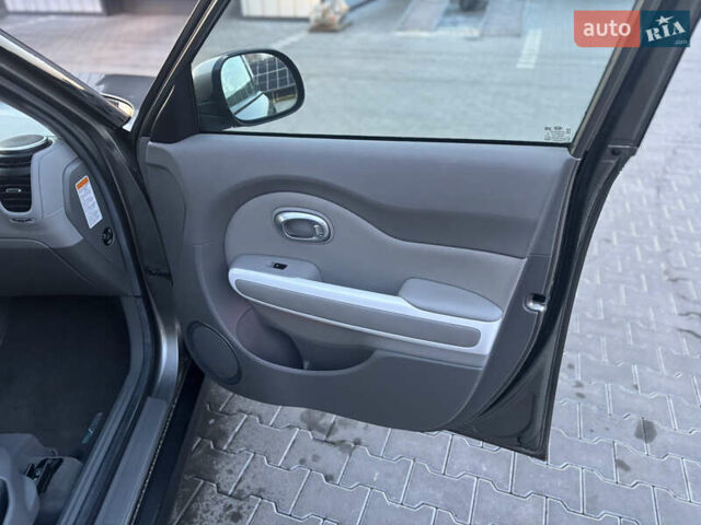 Серый Киа Soul EV, объемом двигателя 0 л и пробегом 117 тыс. км за 6750 $, фото 39 на Automoto.ua