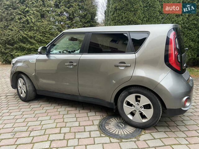 Сірий Кіа Soul EV, об'ємом двигуна 0 л та пробігом 168 тис. км за 9800 $, фото 4 на Automoto.ua