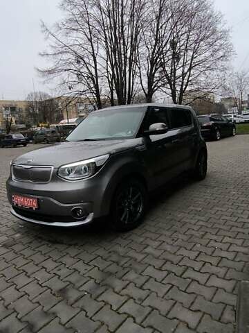 Серый Киа Soul EV, объемом двигателя 0 л и пробегом 59 тыс. км за 6900 $, фото 5 на Automoto.ua