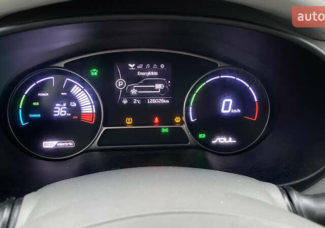 Сірий Кіа Soul EV, об'ємом двигуна 0 л та пробігом 126 тис. км за 5499 $, фото 24 на Automoto.ua