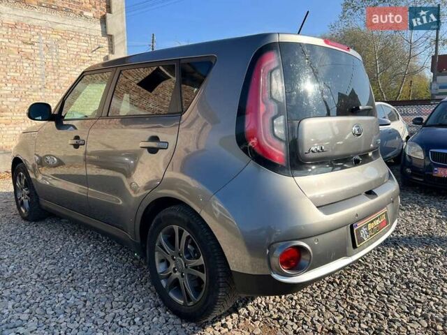 Кіа Soul EV 2015 у Коломые на Automoto.ua Сірий Кіа Soul EV, об'ємом двигуна 0 л та пробігом 152 тис. км за 6499 $, фото 4 на Automoto.ua