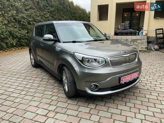 Сірий Кіа Soul EV, об'ємом двигуна 0 л та пробігом 168 тис. км за 9800 $, фото 1 на Automoto.ua