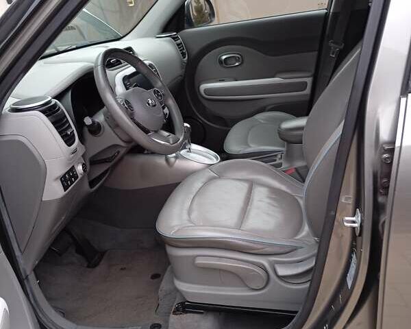 Серый Киа Soul EV, объемом двигателя 0 л и пробегом 164 тыс. км за 8600 $, фото 4 на Automoto.ua