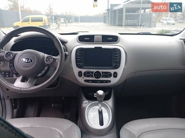 Серый Киа Soul EV, объемом двигателя 0 л и пробегом 164 тыс. км за 8600 $, фото 14 на Automoto.ua