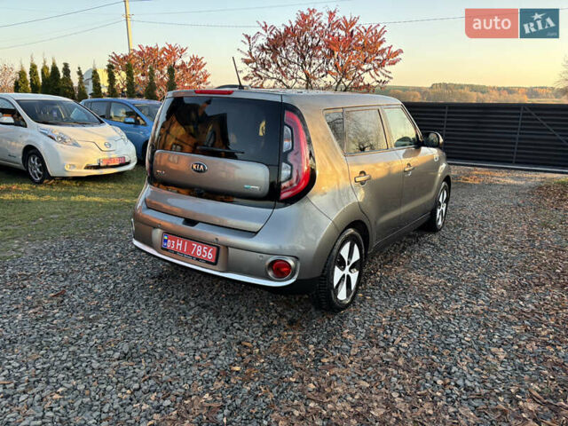 Серый Киа Soul EV, объемом двигателя 0 л и пробегом 99 тыс. км за 6000 $, фото 6 на Automoto.ua