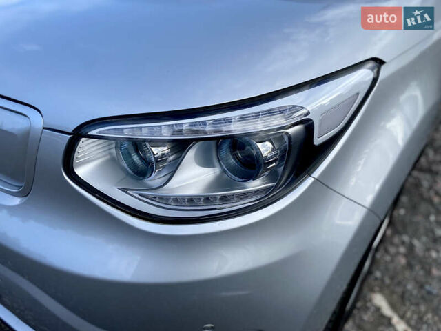 Серый Киа Soul EV, объемом двигателя 0 л и пробегом 116 тыс. км за 8100 $, фото 3 на Automoto.ua