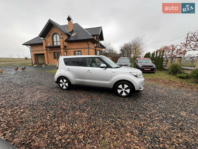 Серый Киа Soul EV, объемом двигателя 0 л и пробегом 113 тыс. км за 6100 $, фото 3 на Automoto.ua