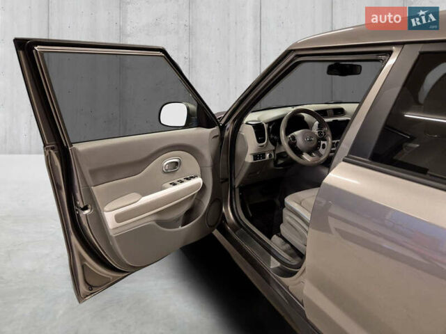 Серый Киа Soul EV, объемом двигателя 0 л и пробегом 74 тыс. км за 7650 $, фото 39 на Automoto.ua