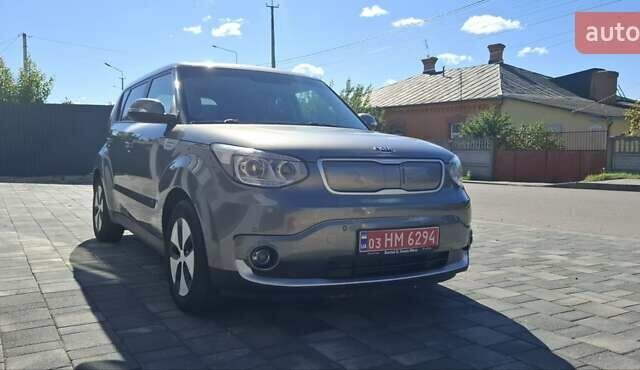 Сірий Кіа Soul EV, об'ємом двигуна 0 л та пробігом 98 тис. км за 7499 $, фото 9 на Automoto.ua