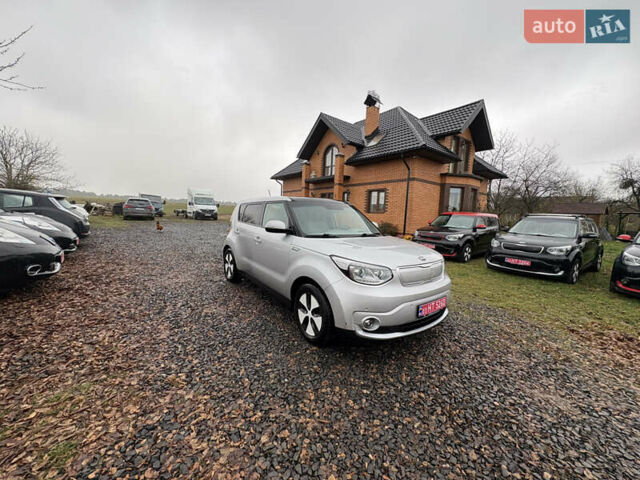 Серый Киа Soul EV, объемом двигателя 0 л и пробегом 113 тыс. км за 6100 $, фото 2 на Automoto.ua