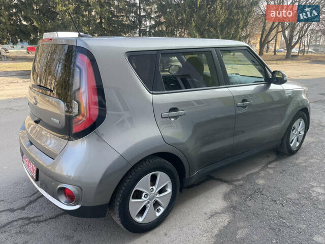 Серый Киа Soul EV, объемом двигателя 0 л и пробегом 74 тыс. км за 7650 $, фото 4 на Automoto.ua