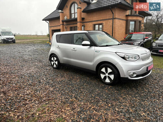 Серый Киа Soul EV, объемом двигателя 0 л и пробегом 113 тыс. км за 6100 $, фото 11 на Automoto.ua