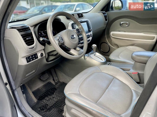 Серый Киа Soul EV, объемом двигателя 0 л и пробегом 116 тыс. км за 8100 $, фото 15 на Automoto.ua