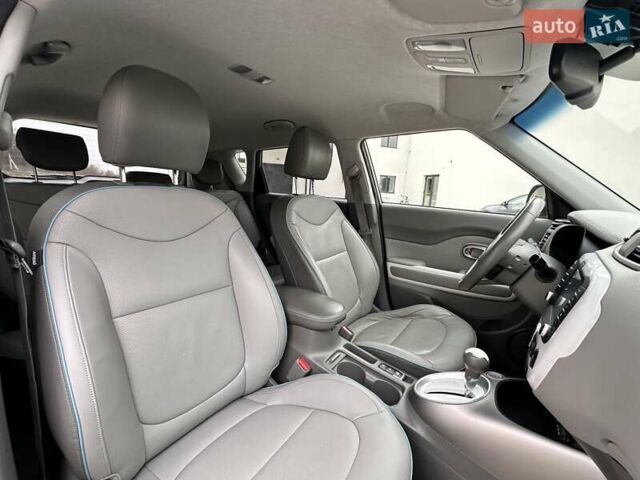 Серый Киа Soul EV, объемом двигателя 0 л и пробегом 181 тыс. км за 8299 $, фото 16 на Automoto.ua