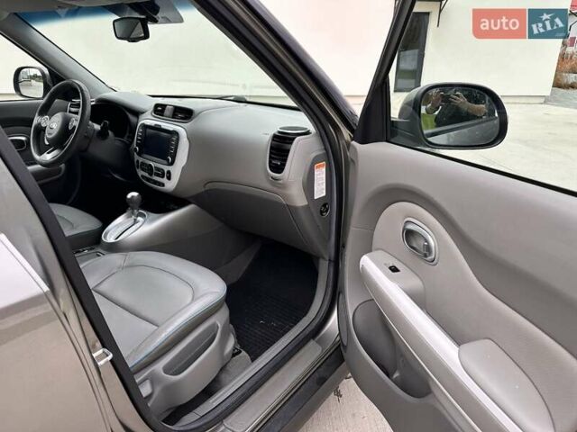 Киа Soul EV 2016 в Луцке на Automoto.ua Серый Киа Soul EV, объемом двигателя 0 л и пробегом 110 тыс. км за 9599 $, фото 9 на Automoto.ua