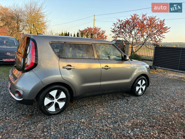 Серый Киа Soul EV, объемом двигателя 0 л и пробегом 99 тыс. км за 6000 $, фото 5 на Automoto.ua