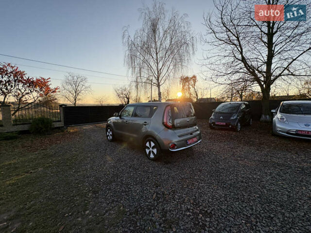 Серый Киа Soul EV, объемом двигателя 0 л и пробегом 99 тыс. км за 6000 $, фото 16 на Automoto.ua