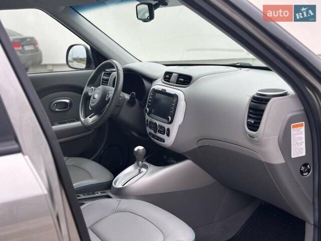 Серый Киа Soul EV, объемом двигателя 0 л и пробегом 181 тыс. км за 8299 $, фото 12 на Automoto.ua