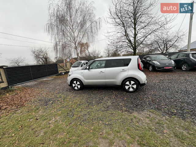 Серый Киа Soul EV, объемом двигателя 0 л и пробегом 113 тыс. км за 6100 $, фото 7 на Automoto.ua