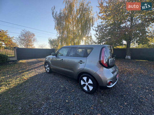 Серый Киа Soul EV, объемом двигателя 0 л и пробегом 99 тыс. км за 6100 $, фото 15 на Automoto.ua