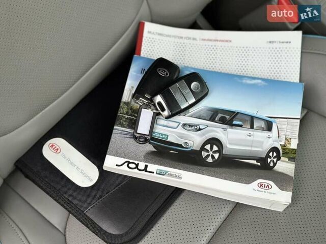 Киа Soul EV 2016 в Луцке на Automoto.ua Серый Киа Soul EV, объемом двигателя 0 л и пробегом 110 тыс. км за 9599 $, фото 11 на Automoto.ua