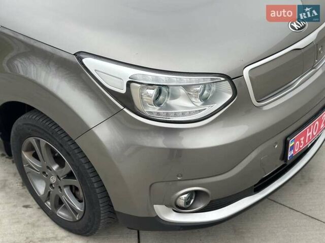 Серый Киа Soul EV, объемом двигателя 0 л и пробегом 181 тыс. км за 8299 $, фото 2 на Automoto.ua