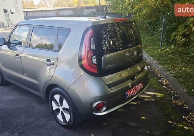 Серый Киа Soul EV, объемом двигателя 0 л и пробегом 99 тыс. км за 8500 $, фото 4 на Automoto.ua