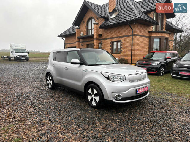 Серый Киа Soul EV, объемом двигателя 0 л и пробегом 113 тыс. км за 6100 $, фото 10 на Automoto.ua