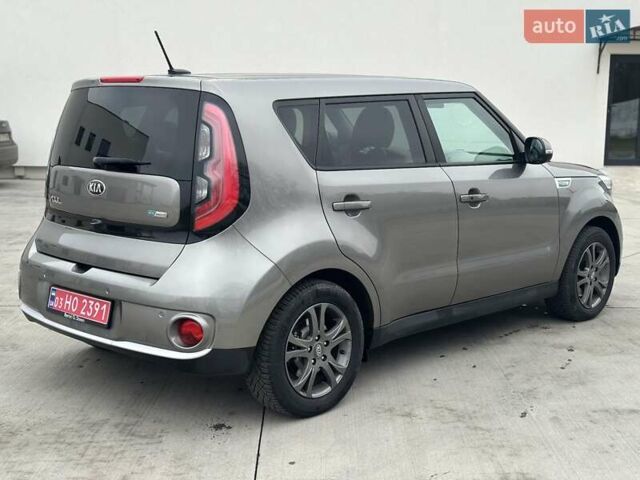 Серый Киа Soul EV, объемом двигателя 0 л и пробегом 181 тыс. км за 8299 $, фото 4 на Automoto.ua