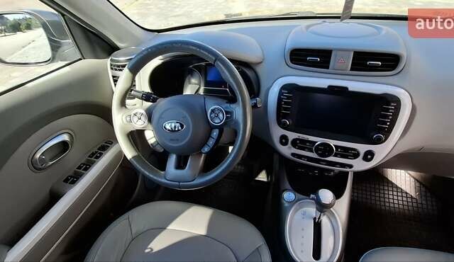 Сірий Кіа Soul EV, об'ємом двигуна 0 л та пробігом 98 тис. км за 7499 $, фото 21 на Automoto.ua