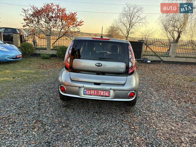 Серый Киа Soul EV, объемом двигателя 0 л и пробегом 99 тыс. км за 6000 $, фото 7 на Automoto.ua