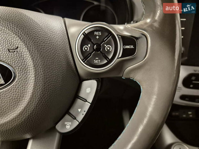 Серый Киа Soul EV, объемом двигателя 0 л и пробегом 74 тыс. км за 7650 $, фото 35 на Automoto.ua