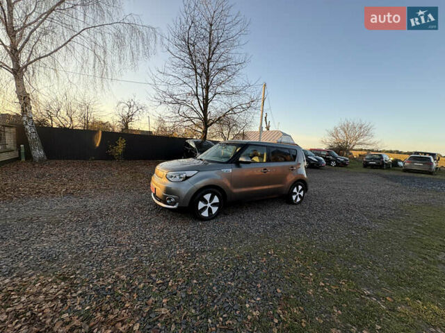 Серый Киа Soul EV, объемом двигателя 0 л и пробегом 99 тыс. км за 6000 $, фото 18 на Automoto.ua