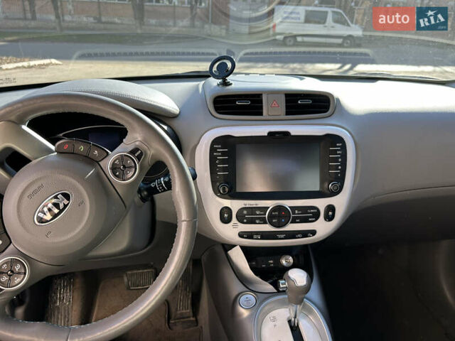 Сірий Кіа Soul EV, об'ємом двигуна 0 л та пробігом 94 тис. км за 9000 $, фото 8 на Automoto.ua