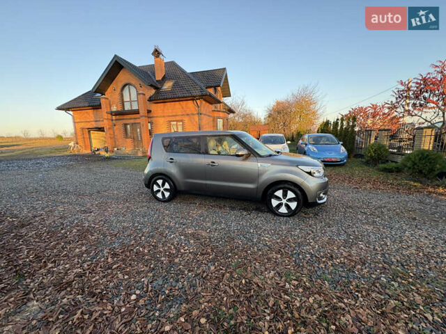Серый Киа Soul EV, объемом двигателя 0 л и пробегом 99 тыс. км за 6000 $, фото 13 на Automoto.ua