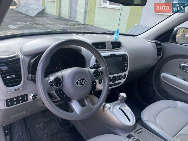 Серый Киа Soul EV, объемом двигателя 0 л и пробегом 74 тыс. км за 7650 $, фото 16 на Automoto.ua